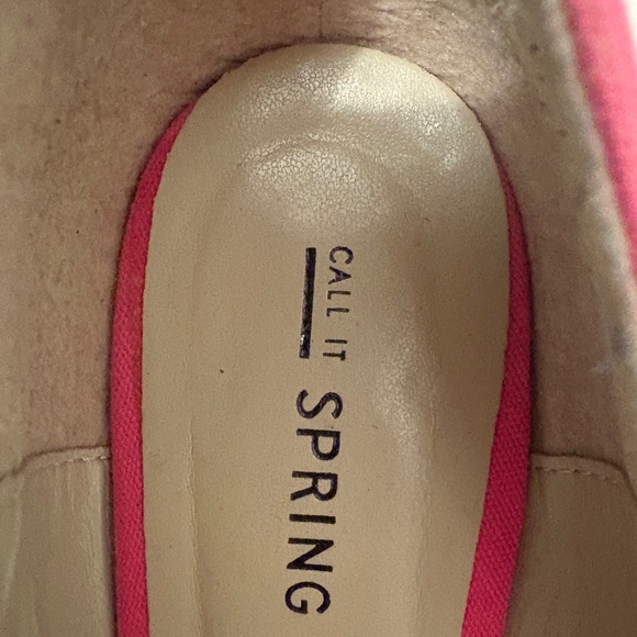 Pink heels, round toe - Picture 2 of 3